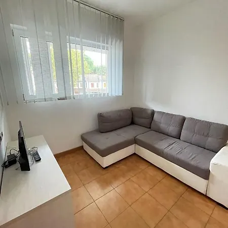 Apartmán 12, Bilo Leonardo