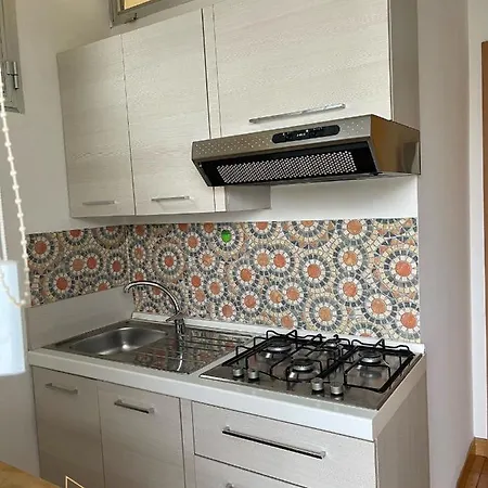 Apartmán 12, Bilo Leonardo *